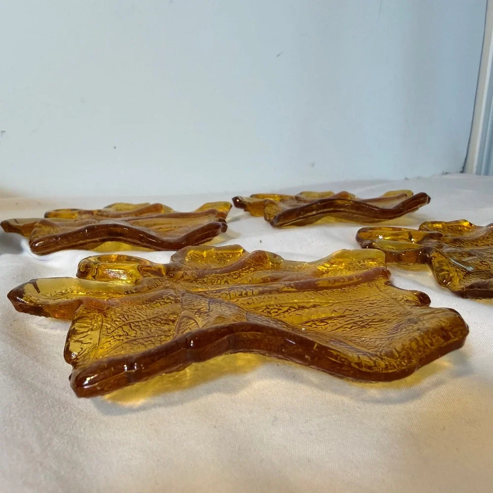 LE Smith Glass Amber Maple Leaf Dishes Set of 4 Gearys Beverly Hills 05218-20